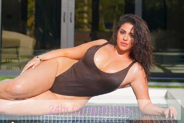 Friendly Roberta Brunette 24hr Companions Escorts