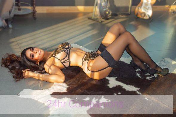 Friendly Sabrina Brunette 24hr Companions Escorts