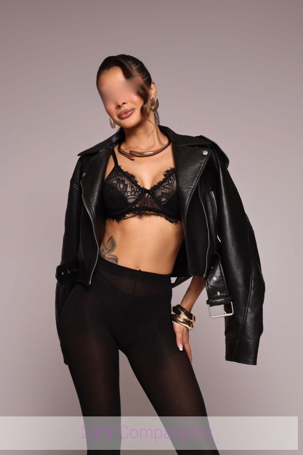 Naughty Danielle Brunette 24hr Companions Escorts