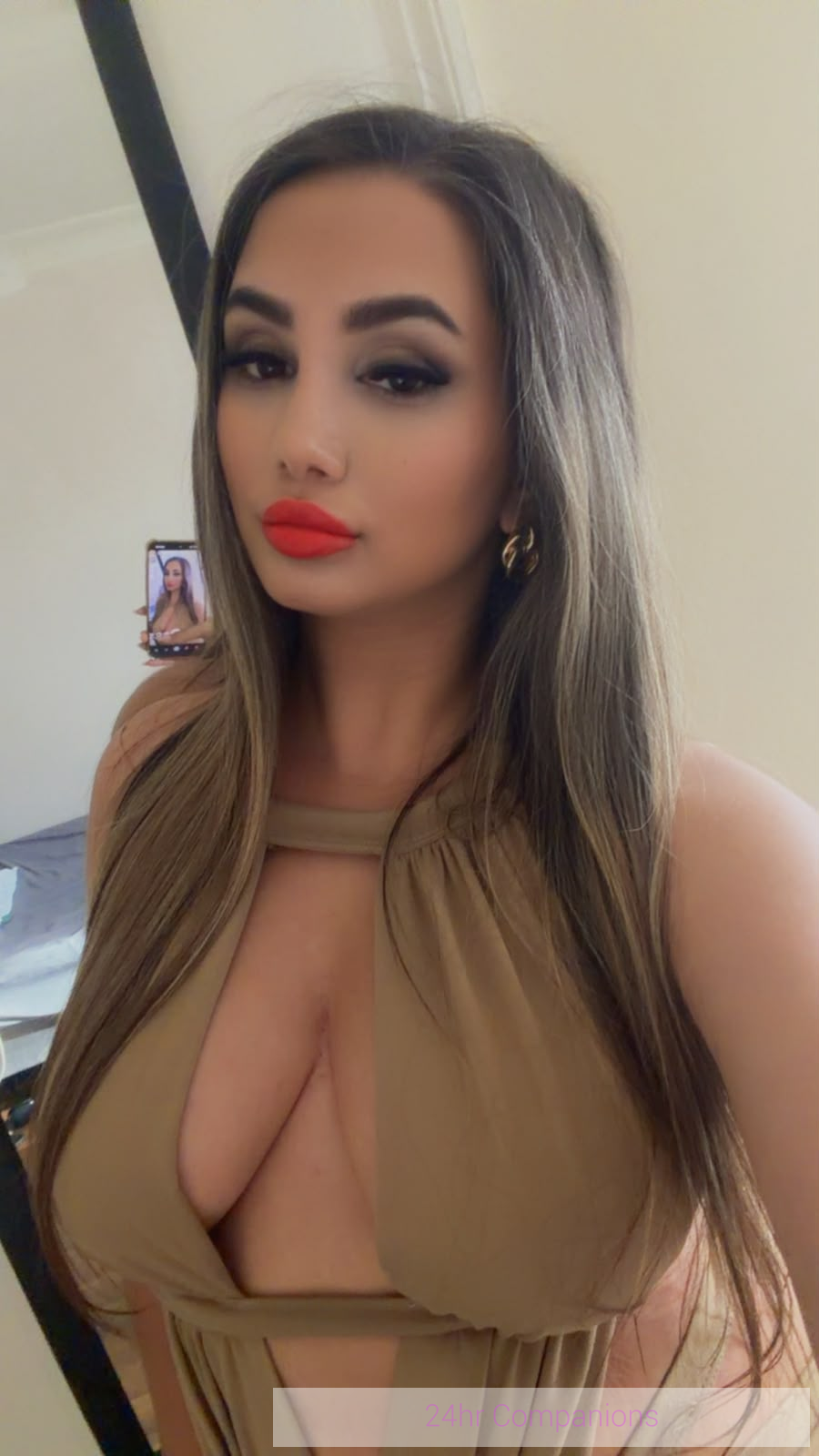 Neve Brunette 24hr Companions Escorts